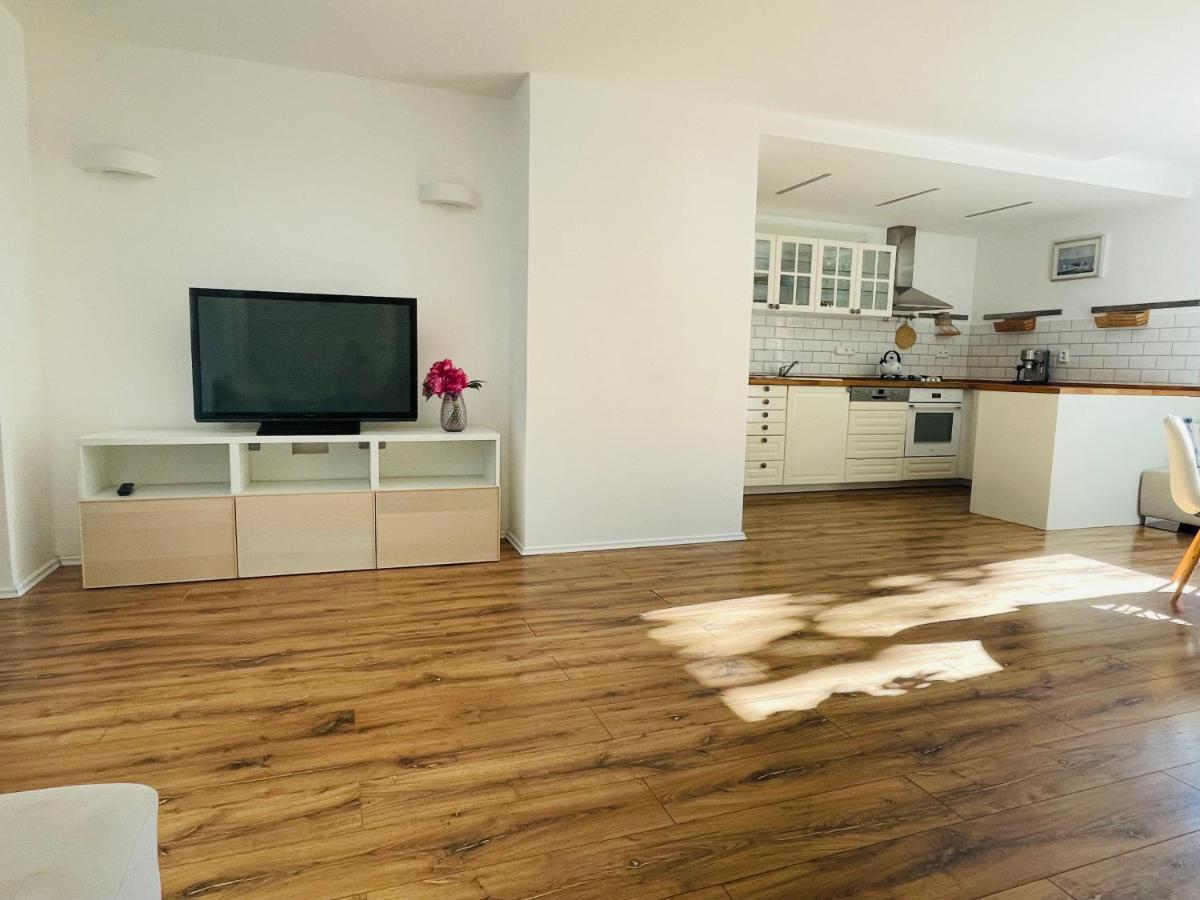 70M2 Romantic Living In The Old Town With Garden Братислава Экстерьер фото