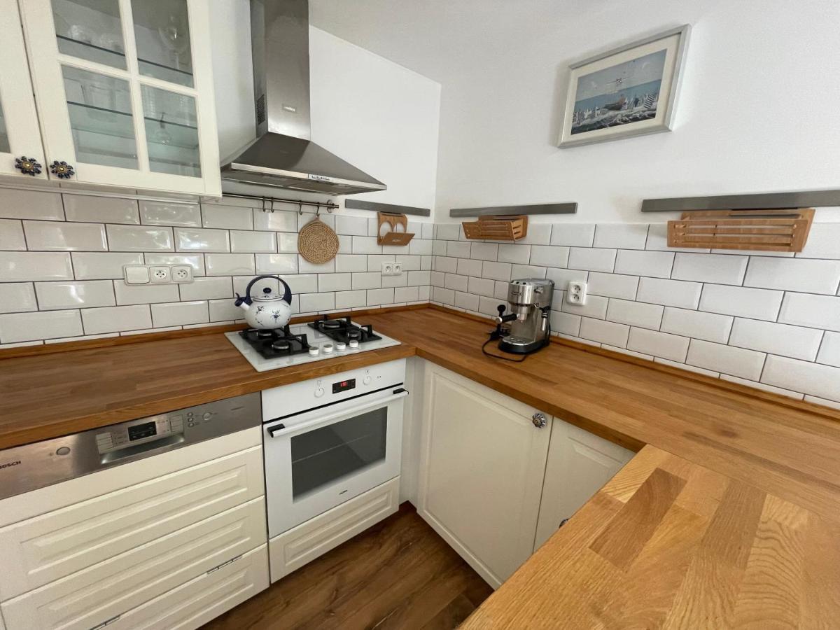 70M2 Romantic Living In The Old Town With Garden Братислава Экстерьер фото