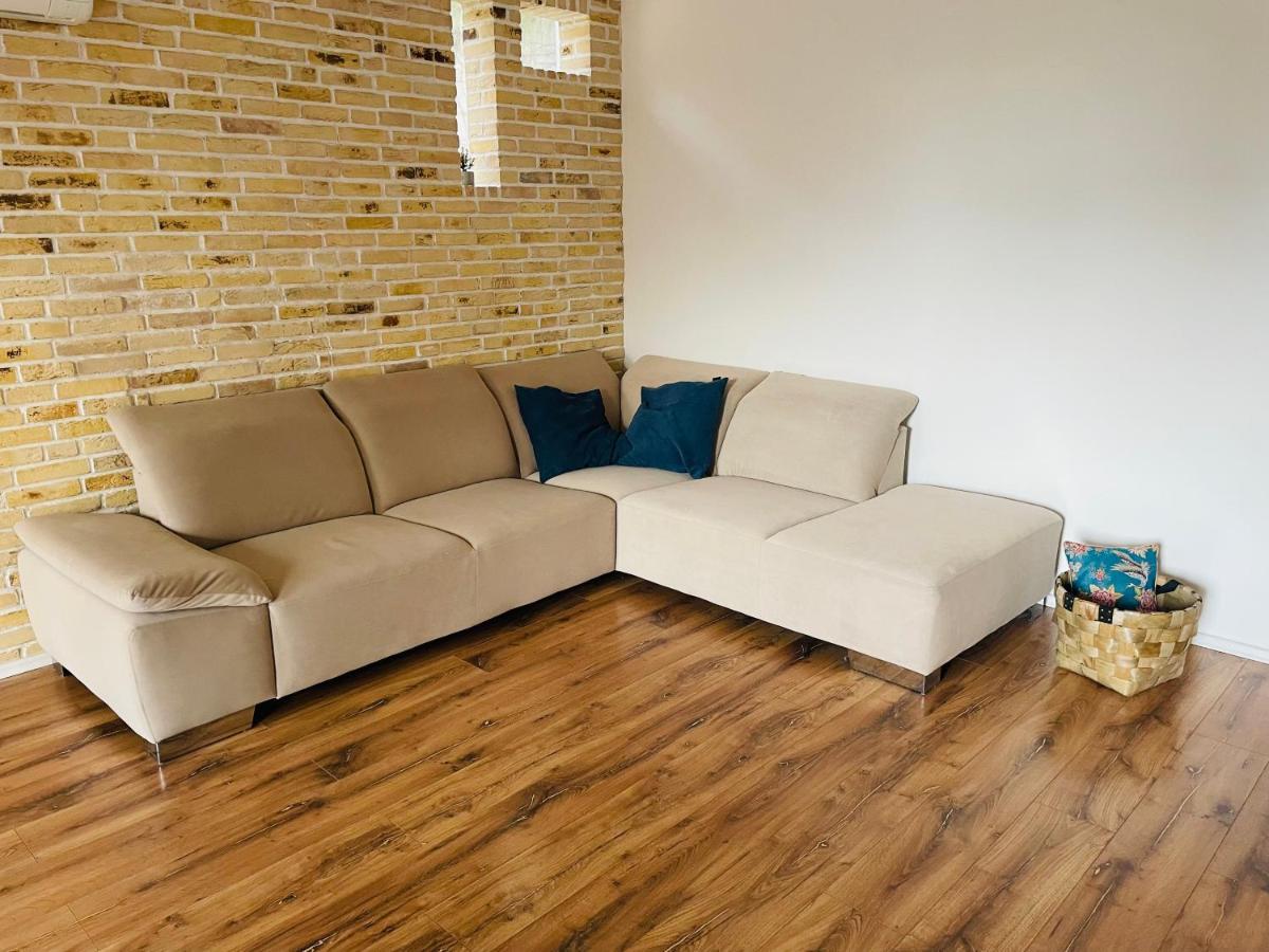 70M2 Romantic Living In The Old Town With Garden Братислава Экстерьер фото